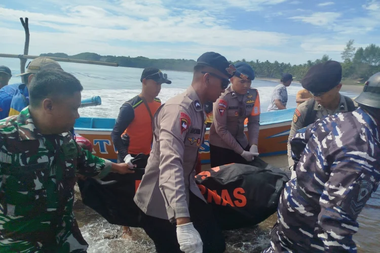 Jenazah Penerjun Payung yang Jatuh di Pangandaran Sudah Ditemukan