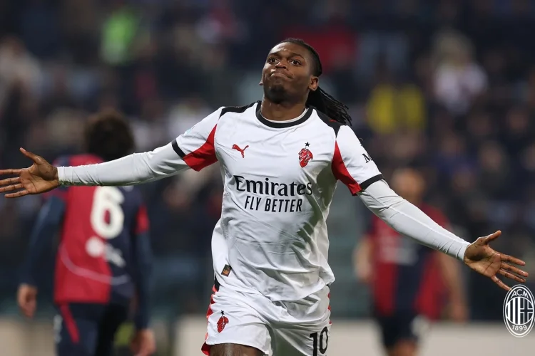 Menang Tipis Atas Cagliari, AC Milan Kembali ke Puncak Klasemen Liga Italia