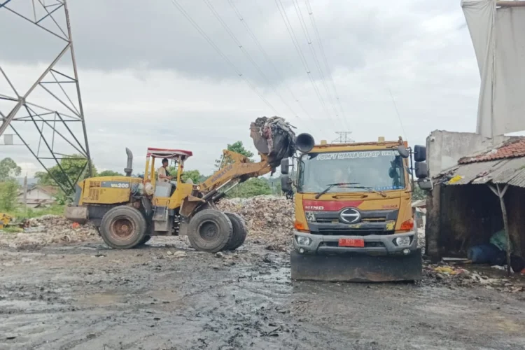 Sampah Pasca Nataru Cimahi Terkendali, DLH: Volume Menurun Berkat Perayaan di Rumah
