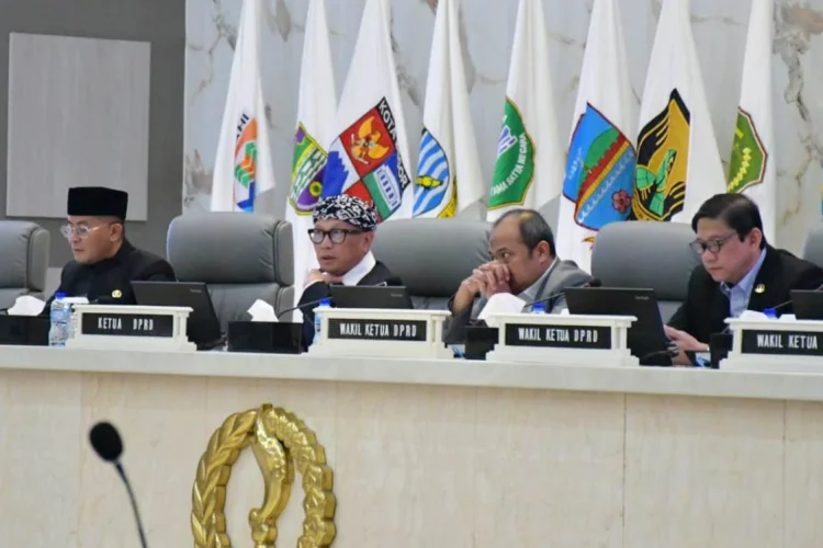 Gelar Sidang Paripurna Perdana Tahun Sidang 2026, DPRD Jabar Rombak AKD