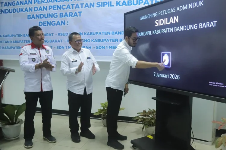 Launching Petugas Layanan Adminduk, Jeje: Pelayanan Adminduk Bukan Sekadar Dokumen