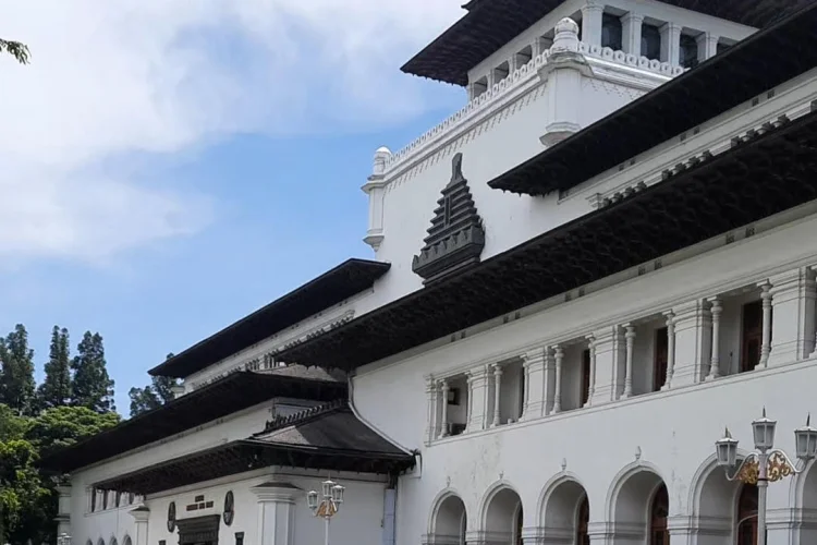 Jabar Mulai Terapkan Pembatasan Medsos untuk Anak di Bawah 16 Tahun