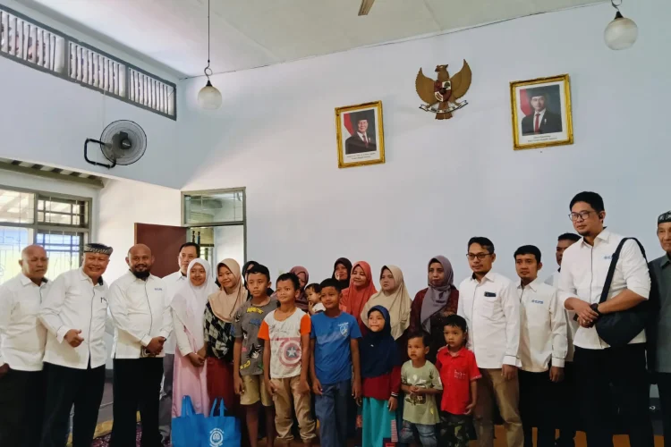 HUT ke-67, Gapensi Kabupaten Cirebon Berbagi Sembago pada Warga Kecamatan Sumber