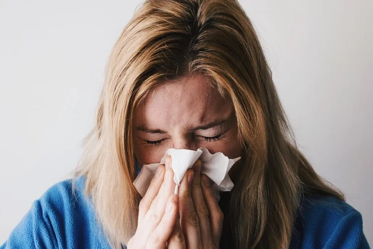 ​10 Cara Efektif Atasi Flu dan Pilek Agar Cepat Sembuh