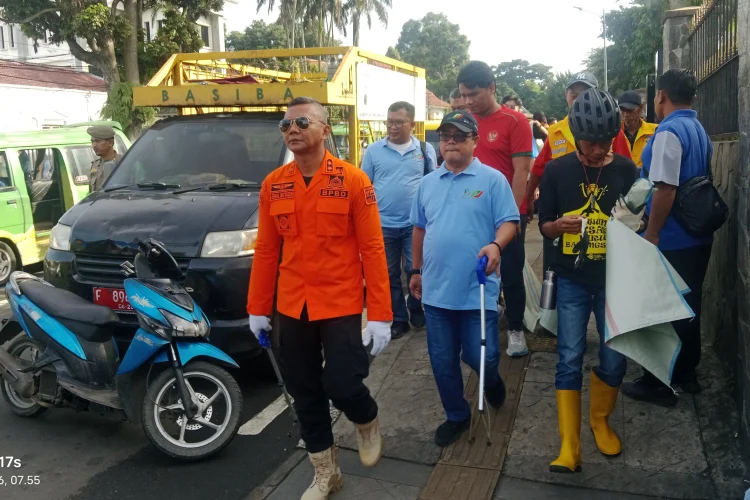 Pemkot Gelar Jumsih dan Tertibkan Trotoar Jalan Djuanda