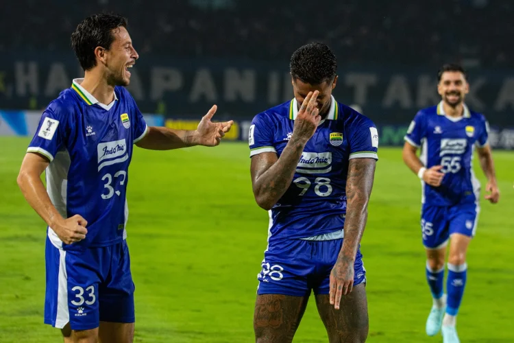 Jelang Persib vs Persija, Ramon Tanque Dapat Wejangan dari Sang Legenda Sutiono