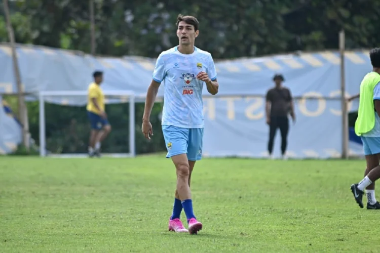 Masalah Keluarga Tuntas, Federico Barba Tetap Bersama Persib hingga Akhir Musim