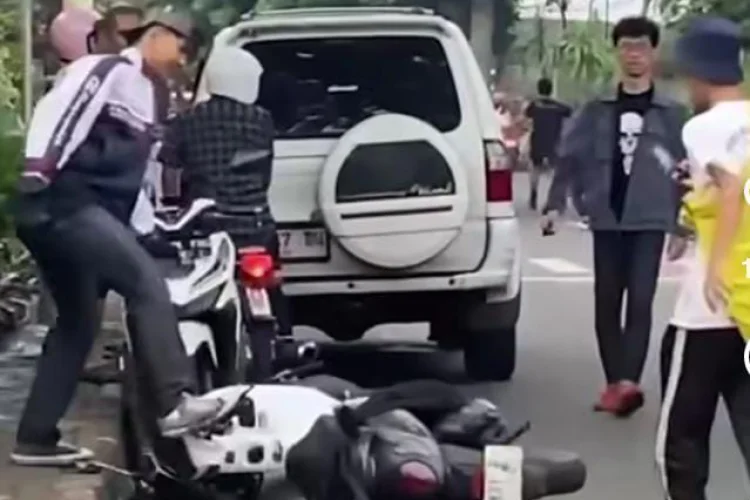 Diduga Suporter Persib dan Persija Bentrok di Jalan Dadali, Polisi Masih  Identifikasi Para Pelaku