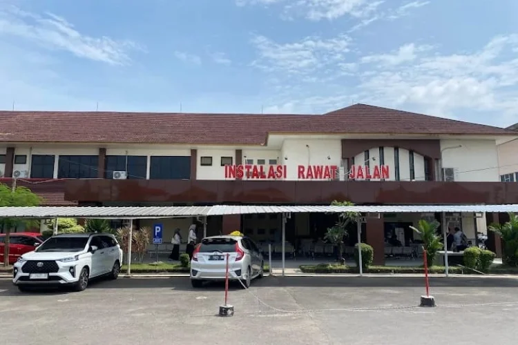 Rujukan Pasien BPJS PBI Banyak ke Swasta, Dirut RSUD Arjawinangun Ngeluh