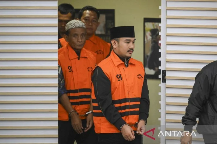 KPK Periksa Anggota DPRD Kabupaten Bekasi Iin Farihin