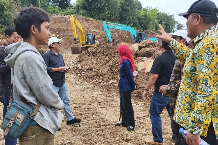 Galian di Kawasan Bukit Plangon Diduga Picu Banjir di Sumber, DPRD Kabupaten Cirebon Minta Trusmi Land Bertanggung Jawab