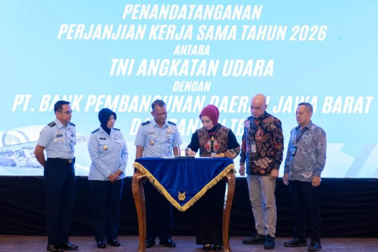 bank bjb dan TNI AU Perluas Akses Layanan Keuangan 