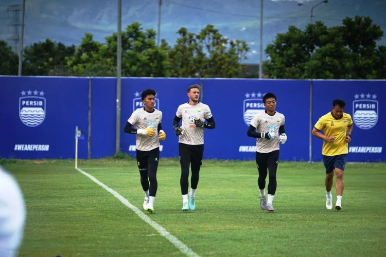 FOTO: Usai Diliburkan Persib Kembali Berlatih