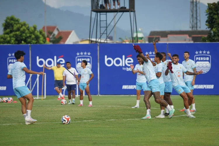 Banyak Pemain Persib Absen Latihan, Ini Penjelasan Bojan Hodak