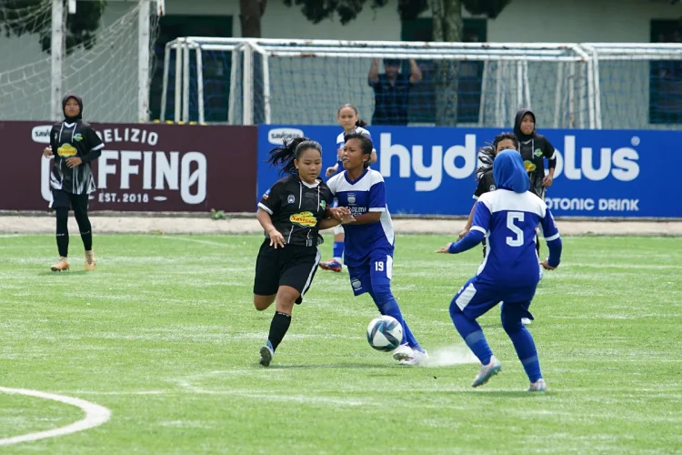 FOTO: Akademi Persib Putri U-15 Kokoh di Puncak Klasemen