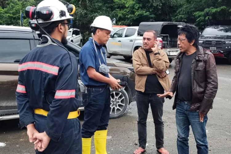 Duet Politisi PDI Perjuangan Coba Selamatkan Warga yang Ada di Gue Emas Antam