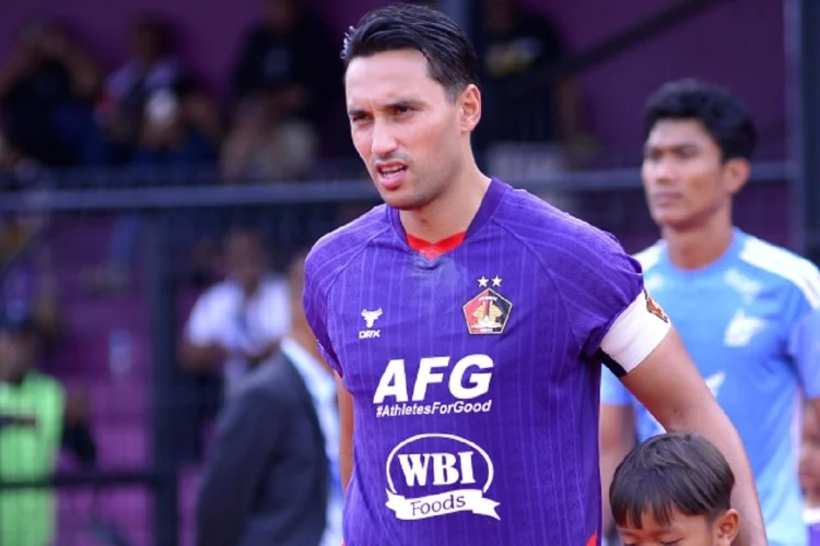 Ezra Walian Dipertahankan Persik, Jaminan Ban Kapten dan Durasi Kontrak Panjang