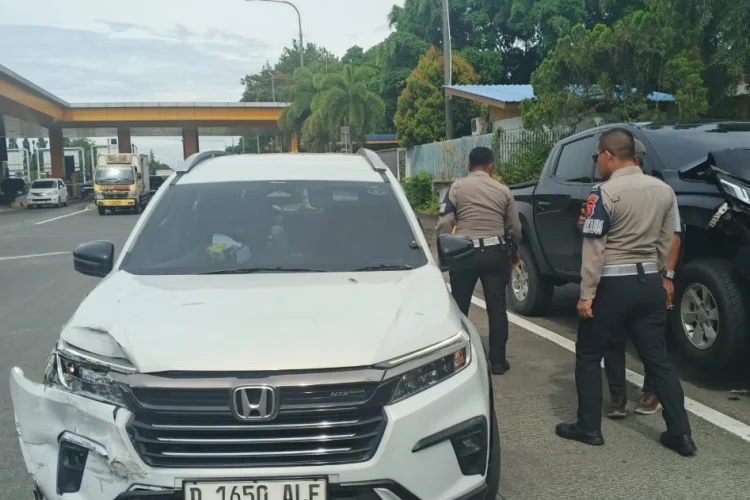 4 Kendaraan Terlibat Tabrakan Beruntun Dekat Gerbang Tol Pasteur