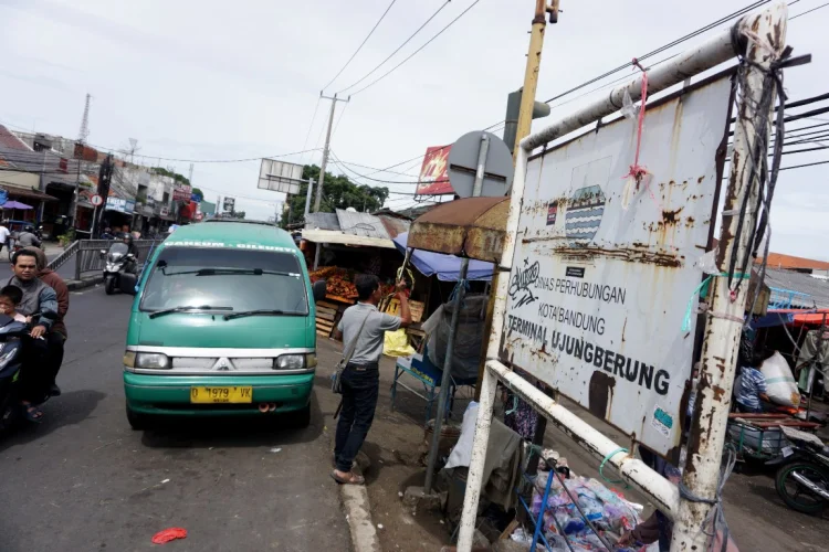 FOTO: Pemkot Bandung Berencana Ubah Fungsi Angkot menjadi Feeder