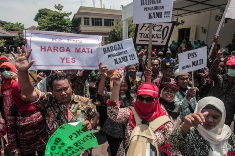Guru Honorer dan P3K: Pengalaman Puluhan Tahun Terancam Tak Terpakai