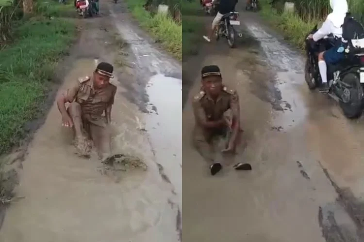 Viral! Kades di Sragen Protes Jalan Rusak dengan Mandi Lumpur, Warga Sudah Menunggu Perbaikan 25 Tahun