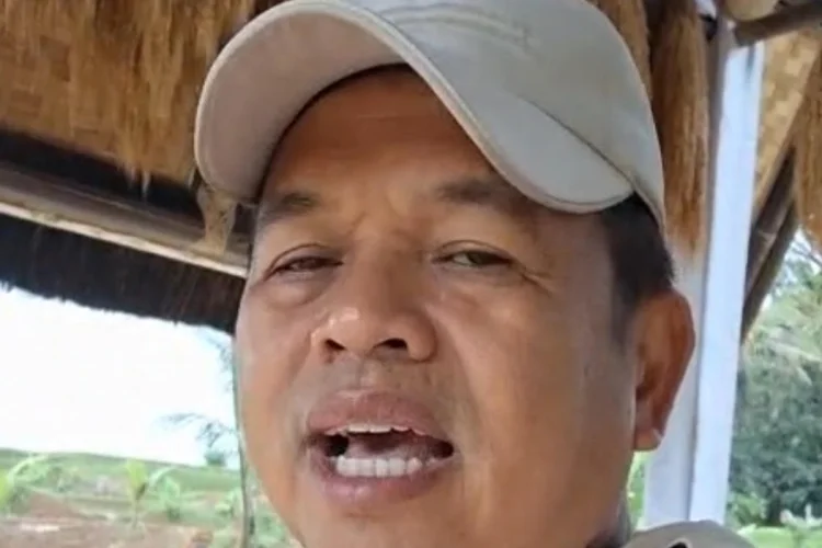 Disentil Bobotoh Lewat Spanduk “Shut Up KDM”, Dedi Mulyadi Pilih Introspeksi