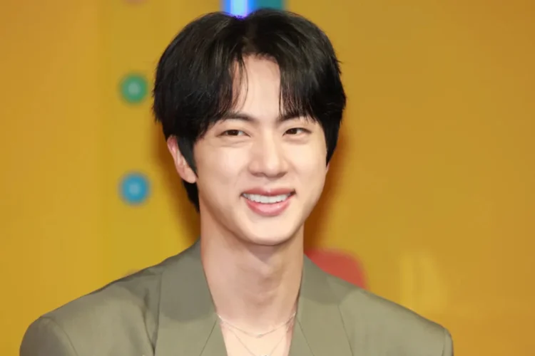 Profil Jin BTS, Member Tertua Grup yang Miliki Julukan Pria Paling Tampan di Dunia 'Worldwide Handsome'