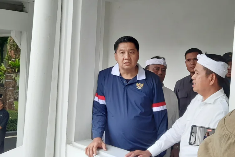 Diontrog Menteri Ara, Dedi Mulyadi Tegas Pertahankan Moratorium Perumahan di Jabar