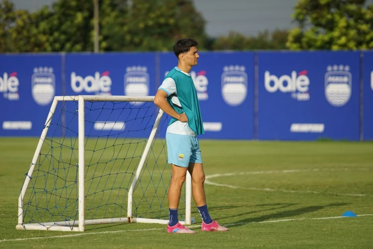 Federico Barba Bertahan di Persib, Bojan Hodak Akui Lega Tak Perlu Pusing Cari Bek Anyar