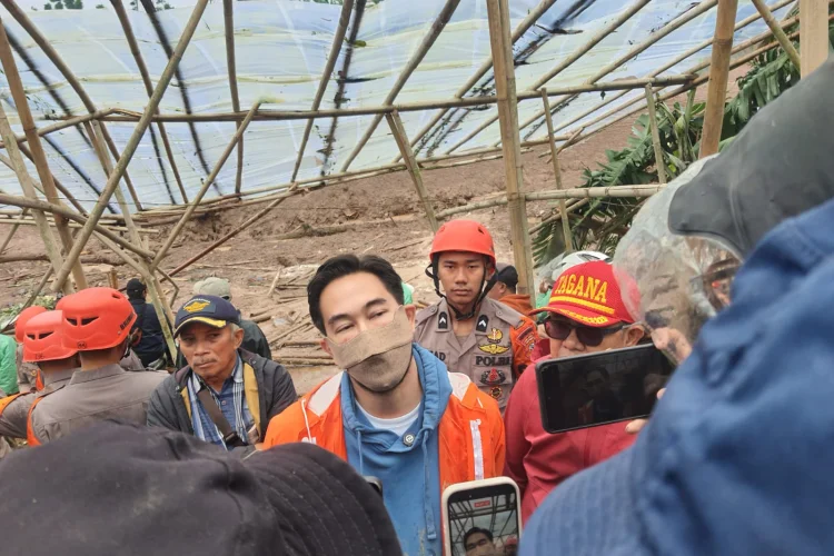 Tinjau Lokasi Longsor di Pasirlayung, Jeje Pantau Evakuasi Korban ke-9 