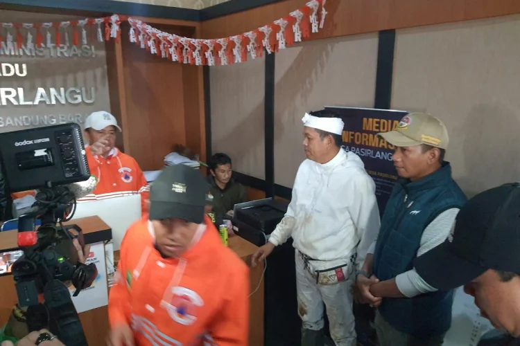 Pemprov Jabar Putuskan Relokasi Total Warga Terdampak Longsor Cisarua