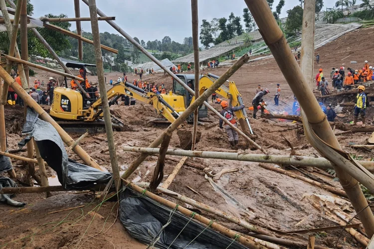 Longsor Pasirlangu Cisarua Bukan Kali Pertama Terjadi, Komisi I DPRD KBB Desak Pemda Evaluasi RTRW