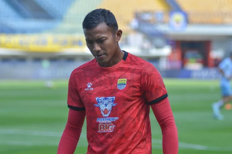 Clean Sheet 10 Laga, Ini Sederet Rekor Teja Paku Alam Usai Persib Tekuk PSBS Biak