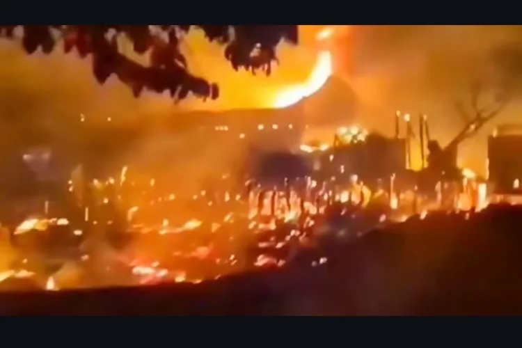Korsleting Listrik, Sebuah Rumah di Kiaracondong Hangus Terbakar
