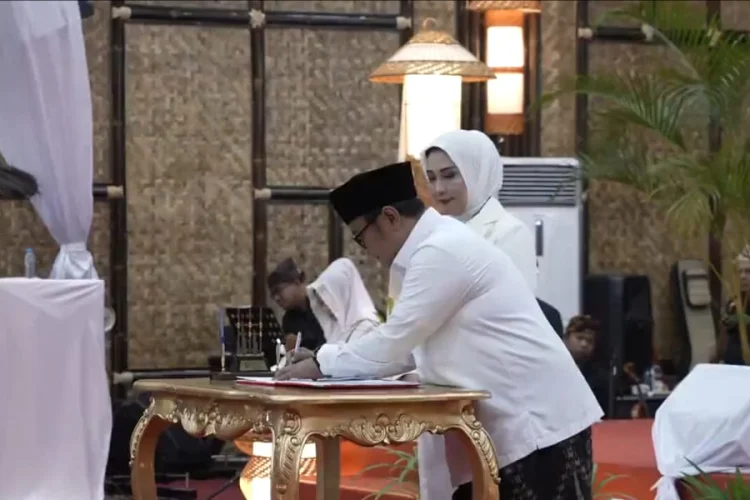 MUI Jabar Dikukuhkan di Gedung Pakuan, Siap Jadikan Masjid Pusat Ekonomi Umat