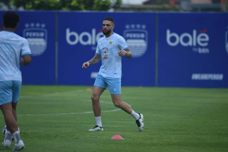 Ini Kata Layvin Kurzawa Jelang Persib vs Ratchaburi FC