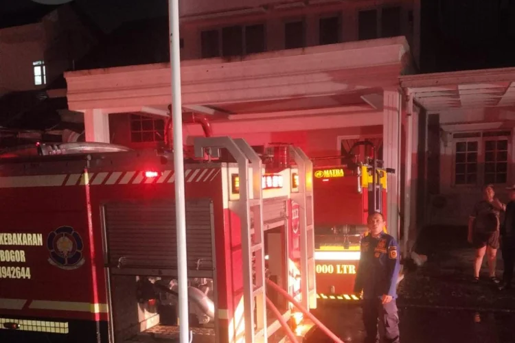 Rumah Mewah di Kota Wisata Gunung Putri Hangus Terbakar