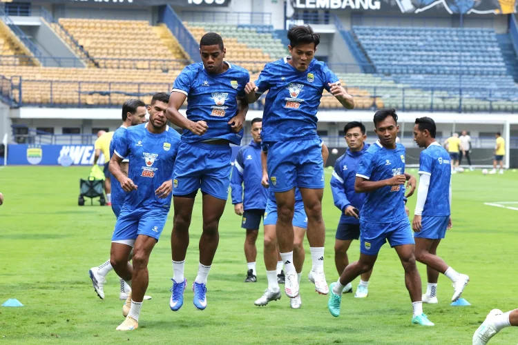 Persib Masih Terancam di Puncak Klasemen, Borneo FC Terus Menempel Ketat