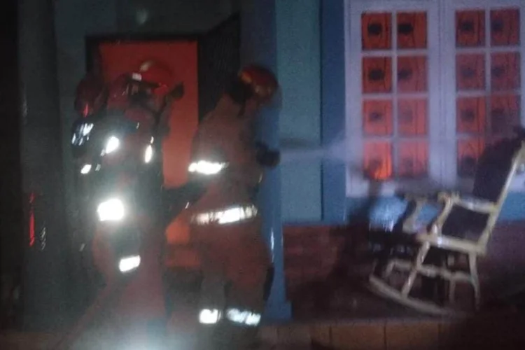 Kebakaran Rumah Dipadamkan Damkar Sektor Ciomas Hanya 6 Menit