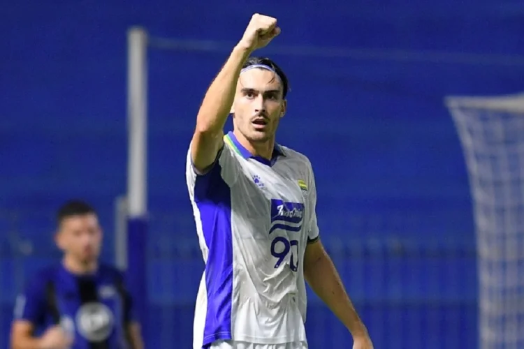 Persis vs Persib Skor 0-1 Babak Pertama: Andrew Jung Cetak Gol