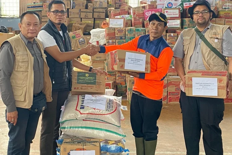 PHRI KBB Salurkan Bantuan Logistik Korban Longsor Cisarua