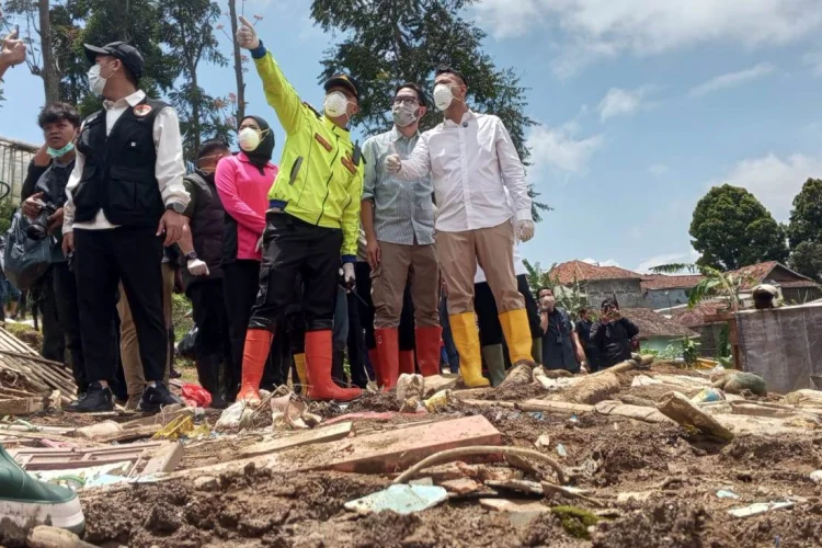 Raffi Ahmad Berikan Bantuan Rp3 Miliar untuk Korban Longsor Cisarua