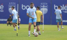 Punya Riwayat Cedera Panjang, Layvin Kurzawa Kini Kondisinya Membaik Bersama Persib
