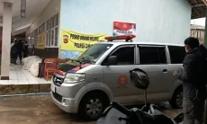 Dampak Longsor Cisarua, MTs Yabis Pasirlangu jadi Tempat Logistik dan Jenazah