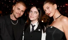 Makna di Balik Pin 'ICE OUT' yang Meriahkan Rec Carpet Grammy Awards 2026