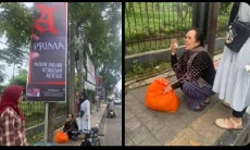 Viral Pejalan Kaki Terluka Kena Besi Reklame Rokok di Bandung, Netizen Geram