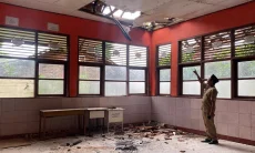 Siswa Baru Bubar, Atap Kelas SDN II Tamelang Karawang Ambruk