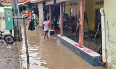 Dini Hari Mencekam, Sungai Cisanggarung Meluap 50 Rumah di Losari Terendam Banjir