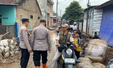 Ratusan KK Terdampak Banjir Majalaya Akibat Tanggul Sungai Cisunggalah Jebol