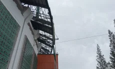 Hanya 15 Menit, Angin Puting Beliung Merusak Videotron Hingga Atap Stadion Pakansari
